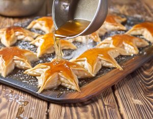 Cocinando repostería con sirope de dátiles - Global Foods - gfespana.es